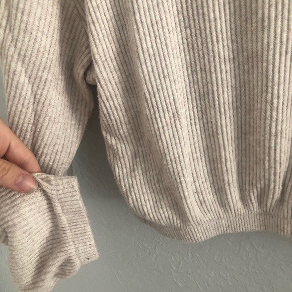 Cinched hem top - Picture 2 of 2